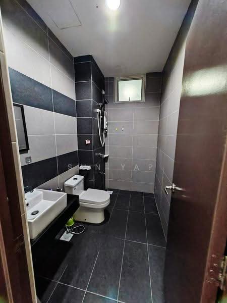 Kondominium untuk Disewa di M Condominium @ Larkin - Sun Yap - Bathroom - PropertyGuru.com.my