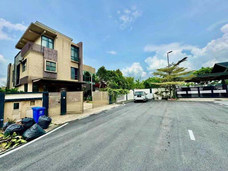 Bungalow House untuk Dijual di Seksyen 7 (Shah Alam) - Sa'a Nordin - Exterior - PropertyGuru.com.my