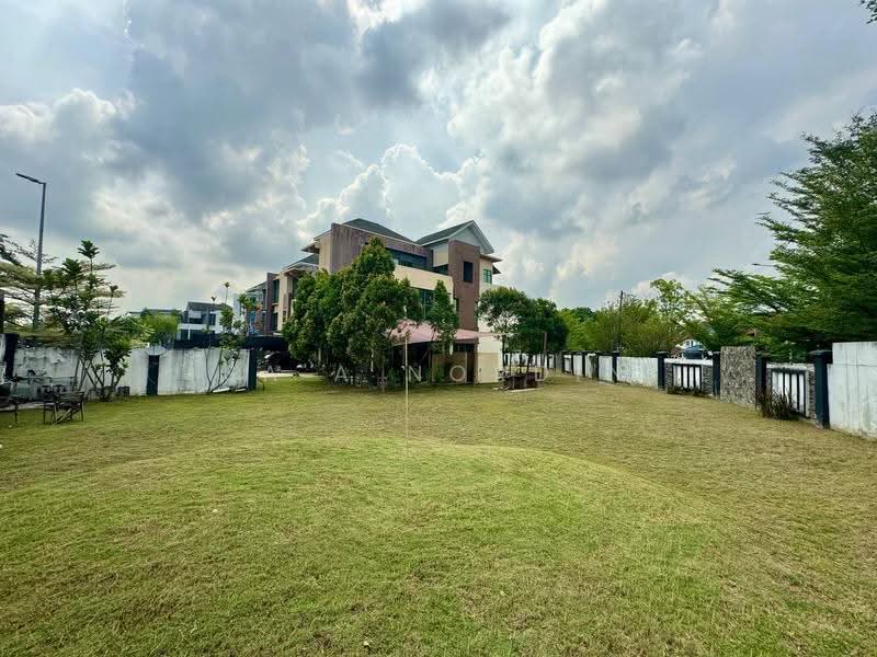 Bungalow House untuk Dijual di Seksyen 7 (Shah Alam) - Sa'a Nordin - Exterior - PropertyGuru.com.my