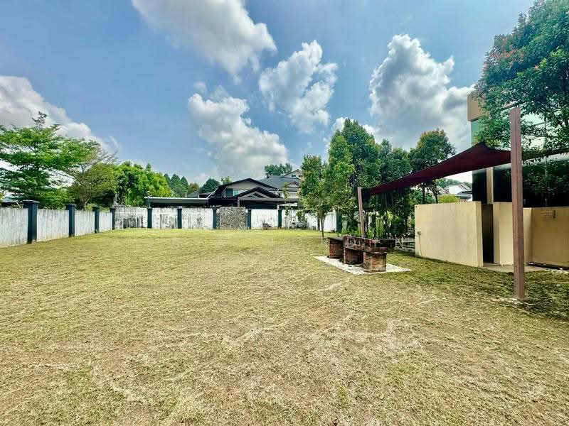 Bungalow House untuk Dijual di Seksyen 7 (Shah Alam) - Sa'a Nordin - Garden - PropertyGuru.com.my