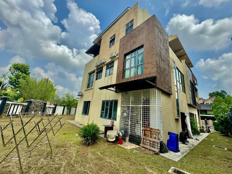 Bungalow House untuk Dijual di Seksyen 7 (Shah Alam) - Sa'a Nordin - Exterior - PropertyGuru.com.my