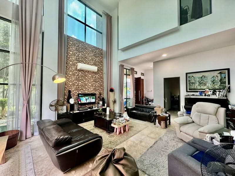 Bungalow House untuk Dijual di Seksyen 7 (Shah Alam) - Sa'a Nordin - Living Room - PropertyGuru.com.my