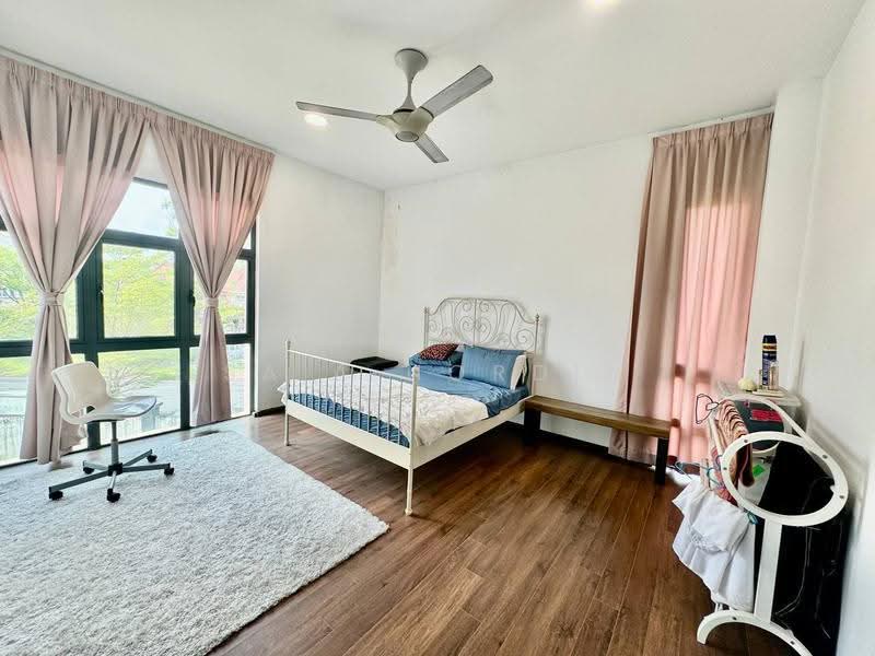 Bungalow House untuk Dijual di Seksyen 7 (Shah Alam) - Sa'a Nordin - Bedroom - PropertyGuru.com.my