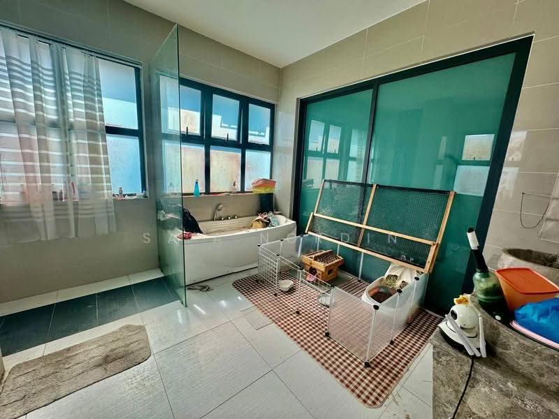 Bungalow House untuk Dijual di Seksyen 7 (Shah Alam) - Sa'a Nordin - Bathroom - PropertyGuru.com.my