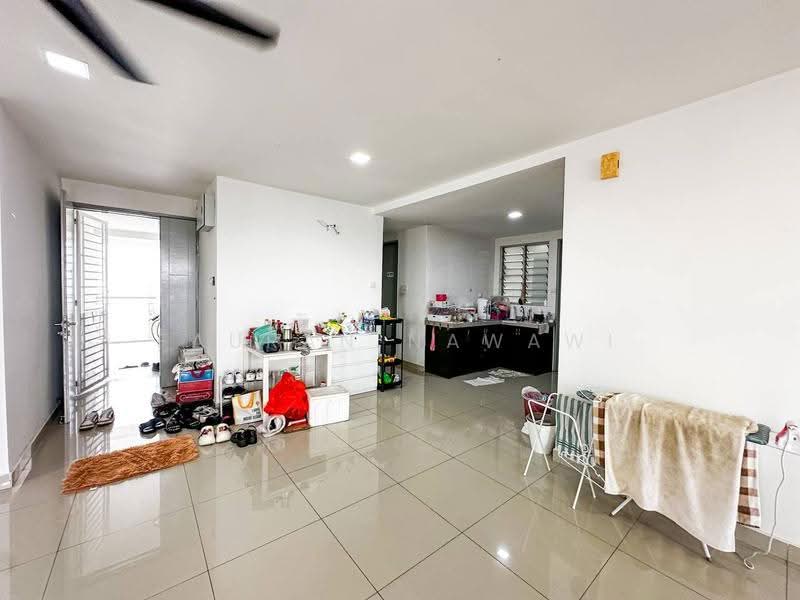 Kondominium untuk Dijual di Suasana Lumayan - Fauran Nawawi - Living Room - PropertyGuru.com.my
