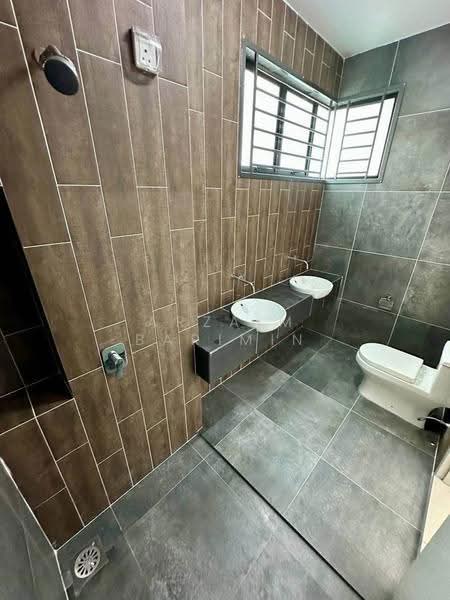 Rumah Teres 2-Tingkat untuk Dijual di Bandar Putra Kulai (Kulai) - Arzaim Barimin - Bathroom - PropertyGuru.com.my