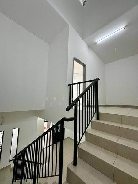 Rumah Teres 2-Tingkat untuk Dijual di Bandar Putra Kulai (Kulai) - Arzaim Barimin - Corridor - PropertyGuru.com.my
