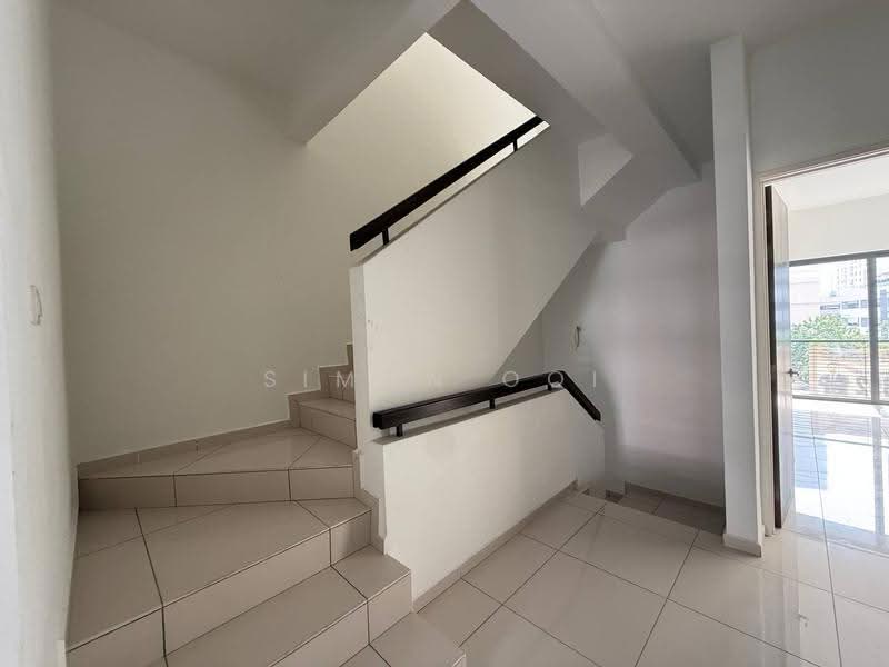 3-storey Terraced House for Sale in Bukit Jambul (Penang) - Simon Ooi - Corridor - PropertyGuru.com.my