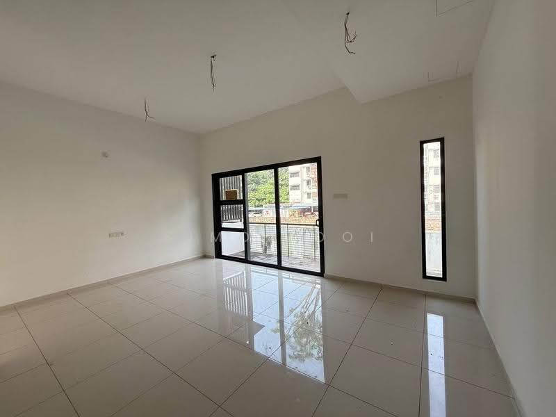 3-storey Terraced House for Sale in Bukit Jambul (Penang) - Simon Ooi - Living Room - PropertyGuru.com.my