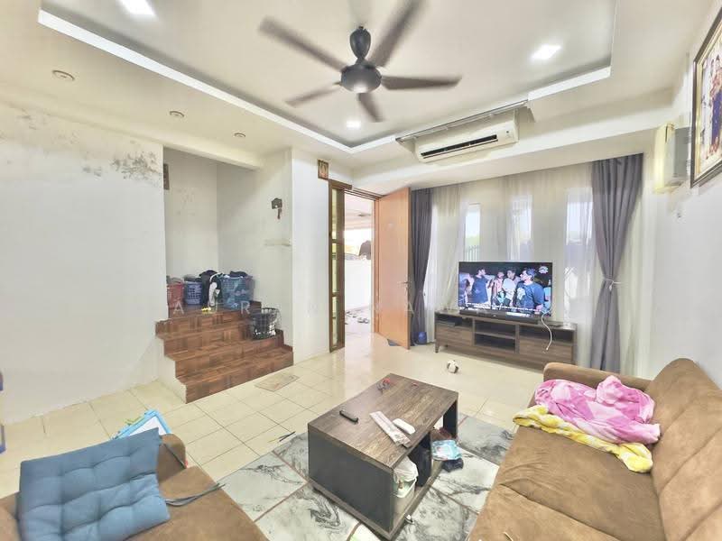 Rumah Teres 2-Tingkat untuk Dijual di Seksyen 32, Kemuning Green Ville (Shah Alam) - Fauran Nawawi - Living Room - PropertyGuru.com.my