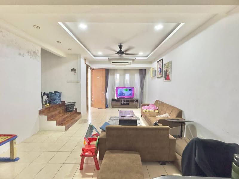 Rumah Teres 2-Tingkat untuk Dijual di Seksyen 32, Kemuning Green Ville (Shah Alam) - Fauran Nawawi - Living Room - PropertyGuru.com.my