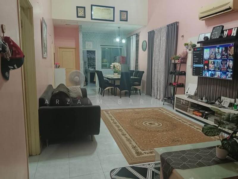 Rumah Teres 1-Tingkat untuk Dijual di Taman Puteri Wangsa (Ulu Tiram) - Arzaim Barimin - Living Room - PropertyGuru.com.my