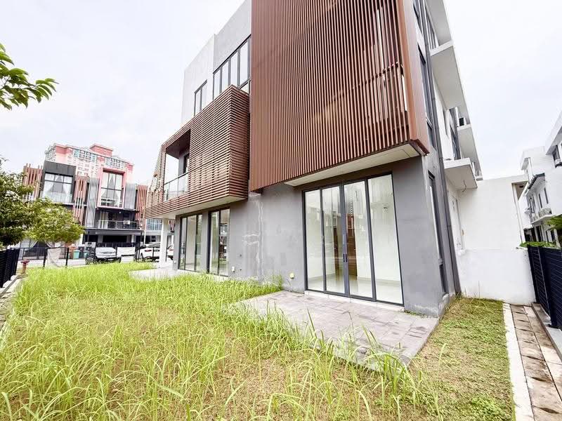 3-storey Terraced House for Sale in Taman Puchong Legenda (Puchong) - BILYA ARIFF - Exterior - PropertyGuru.com.my