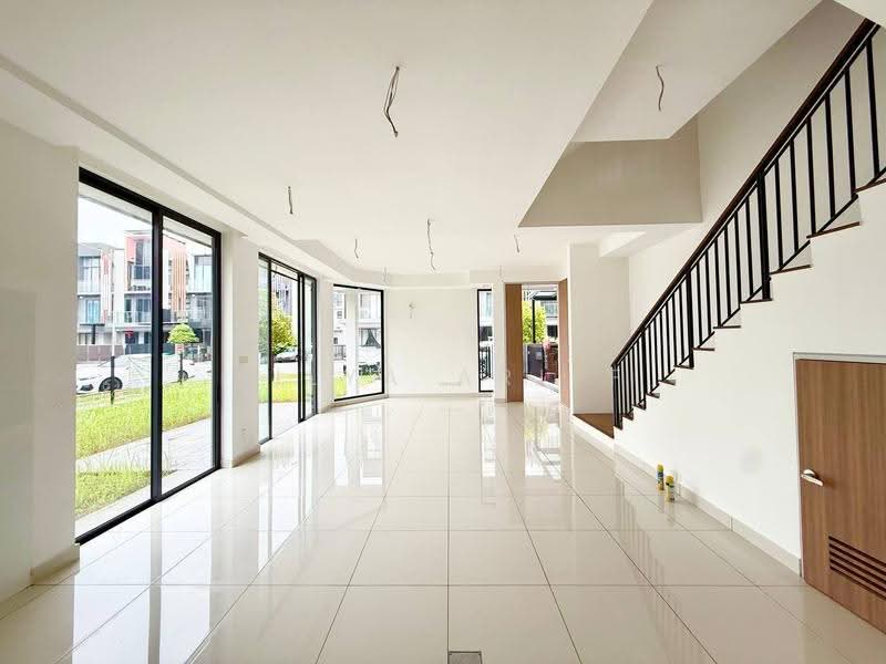 3-storey Terraced House for Sale in Taman Puchong Legenda (Puchong) - BILYA ARIFF - Living Room - PropertyGuru.com.my