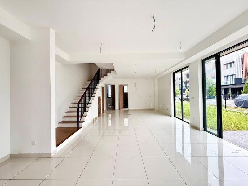 3-storey Terraced House for Sale in Taman Puchong Legenda (Puchong) - BILYA ARIFF - Living Room - PropertyGuru.com.my