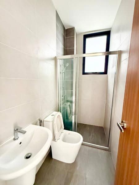 3-storey Terraced House for Sale in Taman Puchong Legenda (Puchong) - BILYA ARIFF - Bathroom - PropertyGuru.com.my