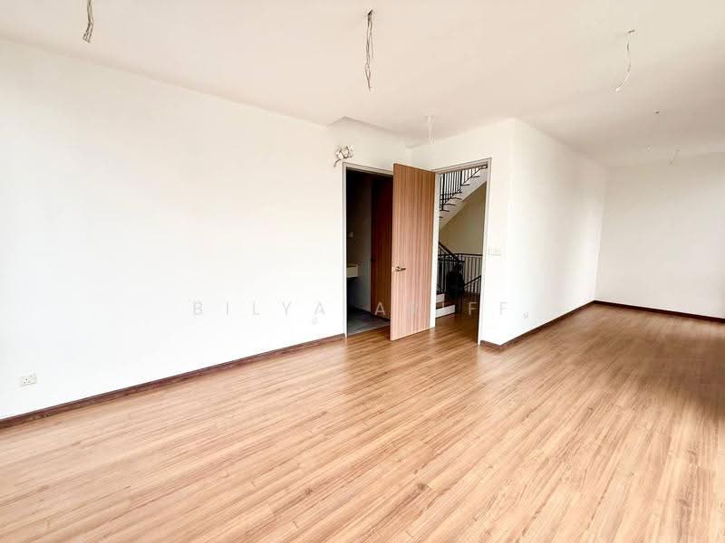 3-storey Terraced House for Sale in Taman Puchong Legenda (Puchong) - BILYA ARIFF - Living Room - PropertyGuru.com.my