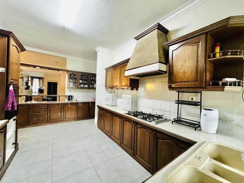 Bungalow House for Rent in Seksyen 2 (Shah Alam) - Erin Yusof - Kitchen - PropertyGuru.com.my