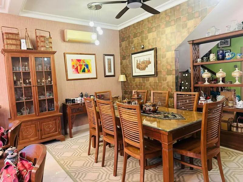 Rumah Berkembar untuk Dijual di Presint 14 (Putrajaya) - Mohd Ghazali - Dining Room - PropertyGuru.com.my