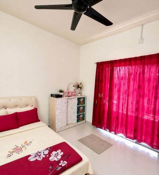 Rumah Teres 2-Tingkat untuk Dijual di Taman Mawar (Pasir Gudang) - Arzaim Barimin - Bedroom - PropertyGuru.com.my