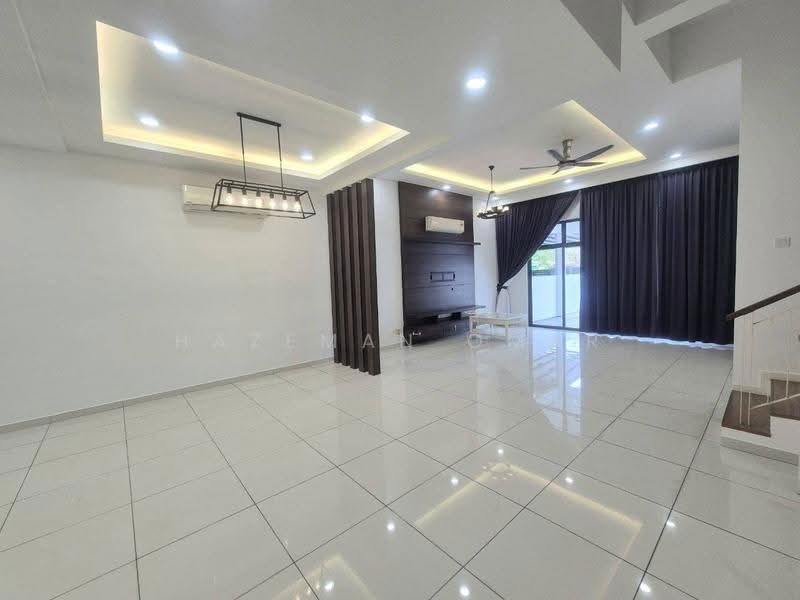 2.5-storey Terraced House for Sale in Alam Impian (Shah Alam) - Hazeman Omar - Living Room - PropertyGuru.com.my