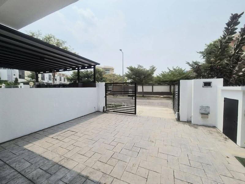 2.5-storey Terraced House for Sale in Alam Impian (Shah Alam) - Hazeman Omar - Exterior - PropertyGuru.com.my