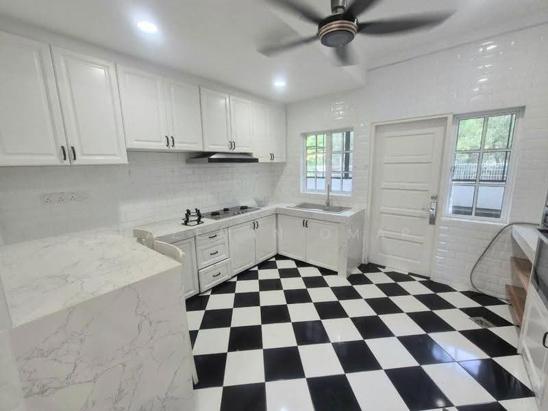 2.5-storey Terraced House for Sale in Alam Impian (Shah Alam) - Hazeman Omar - Kitchen - PropertyGuru.com.my