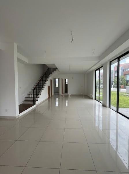 Rumah Teres 3-Tingkat untuk Dijual di Taman Puchong Legenda (Puchong) - Shanice Low - Living Room - PropertyGuru.com.my