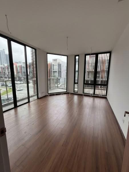 Rumah Teres 3-Tingkat untuk Dijual di Taman Puchong Legenda (Puchong) - Shanice Low - Interior - PropertyGuru.com.my