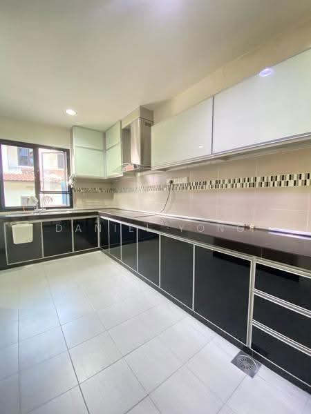 Rumah Teres 2-Tingkat untuk Disewa di Taman Desa Tebrau (Tebrau) - Daniel Yong - Kitchen - PropertyGuru.com.my