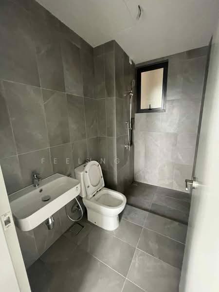 Service Residence for Sale at Alira @ Metropark Subang - Feeling Teo - Bathroom - PropertyGuru.com.my