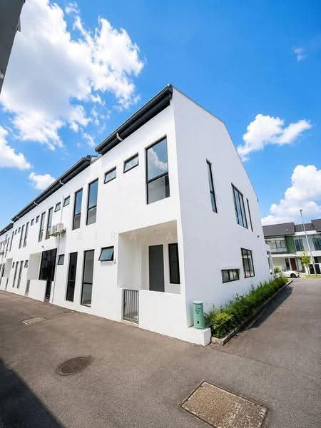 2-storey Terraced House for Sale in Kajang (Selangor) - Azira Ahmad - Exterior - PropertyGuru.com.my
