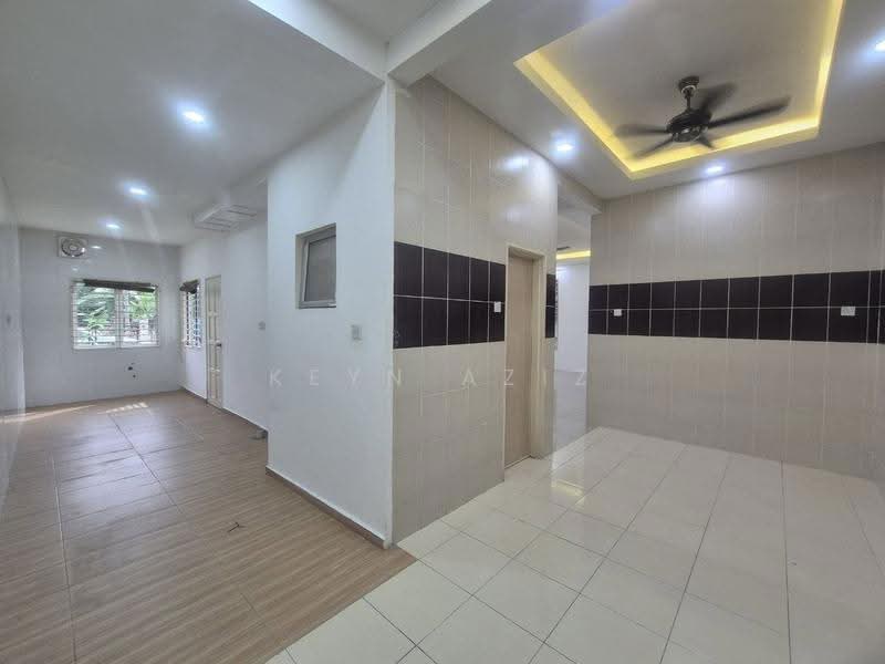 Rumah Berkembar untuk Disewa di Bandar Saujana Putra (Tanjong Duabelas) - Keyn Aziz - Interior - PropertyGuru.com.my