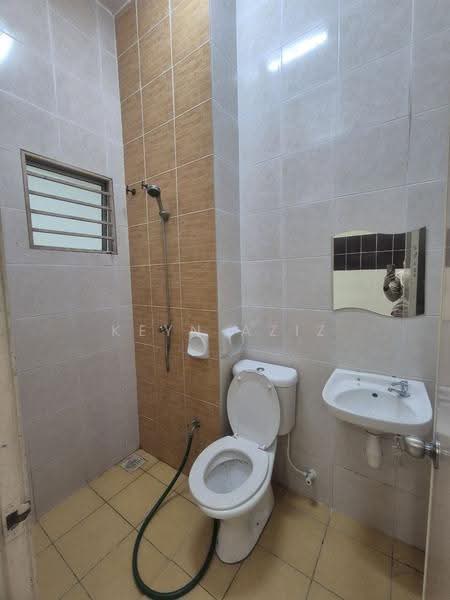 Rumah Berkembar untuk Disewa di Bandar Saujana Putra (Tanjong Duabelas) - Keyn Aziz - Bathroom - PropertyGuru.com.my