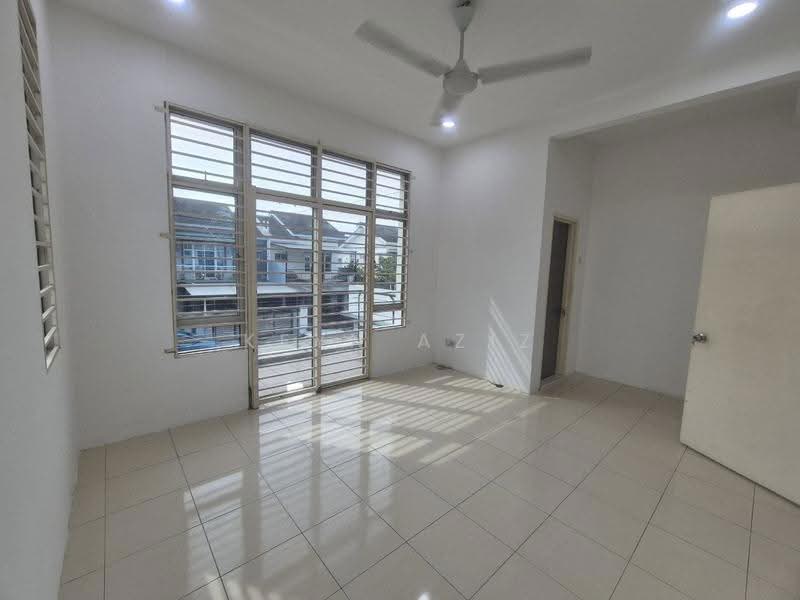 Rumah Berkembar untuk Disewa di Bandar Saujana Putra (Tanjong Duabelas) - Keyn Aziz - Interior - PropertyGuru.com.my