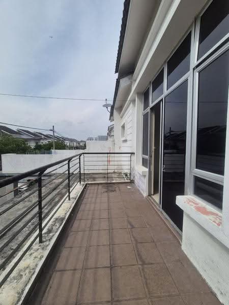 Rumah Berkembar untuk Disewa di Bandar Saujana Putra (Tanjong Duabelas) - Keyn Aziz - Balcony - PropertyGuru.com.my