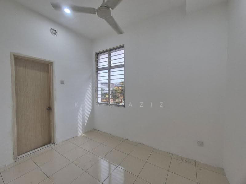 Rumah Berkembar untuk Disewa di Bandar Saujana Putra (Tanjong Duabelas) - Keyn Aziz - Interior - PropertyGuru.com.my