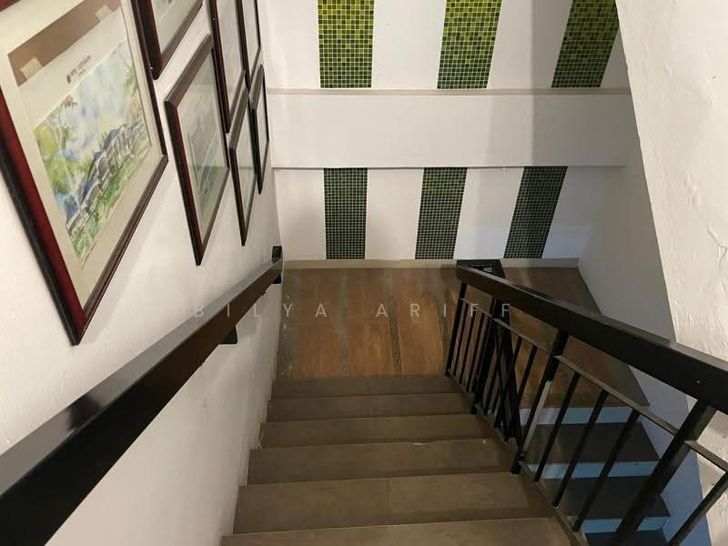 Shop / Office for Sale in Bandar Puteri Puchong (Puchong) - BILYA ARIFF - Corridor - PropertyGuru.com.my