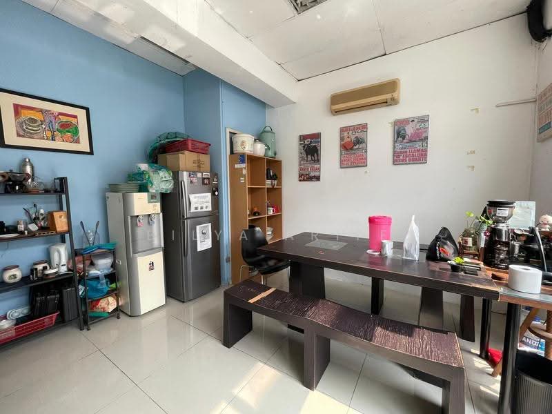 Shop / Office for Sale in Bandar Puteri Puchong (Puchong) - BILYA ARIFF - Interior - PropertyGuru.com.my