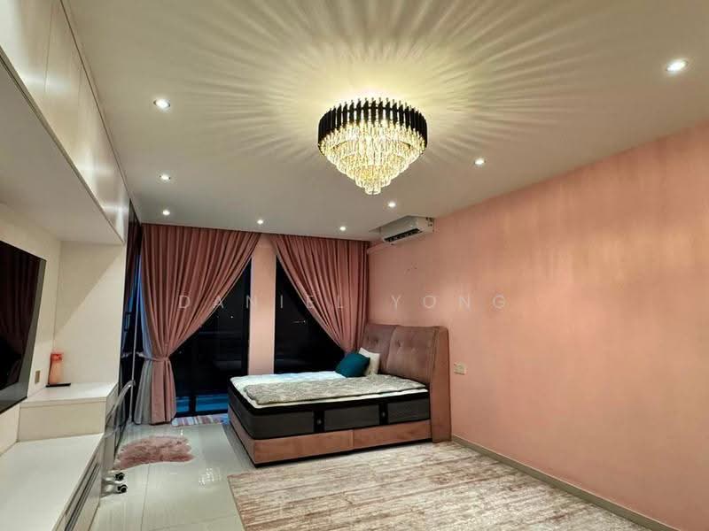Kediaman Servis untuk Dijual di Country Garden Central Park - Daniel Yong - Bedroom - PropertyGuru.com.my