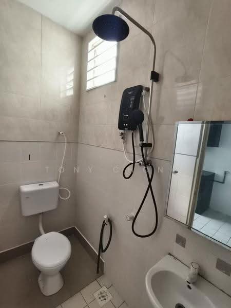 Rumah Teres 2-Tingkat untuk Dijual di Taman Setia Indah (Tebrau) - Tony Chong - Bathroom - PropertyGuru.com.my