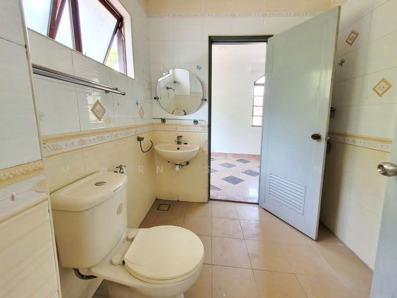 Bungalow House untuk Dijual di Seksyen 6 (Kota Damansara) - muharni sawarin - Bathroom - PropertyGuru.com.my