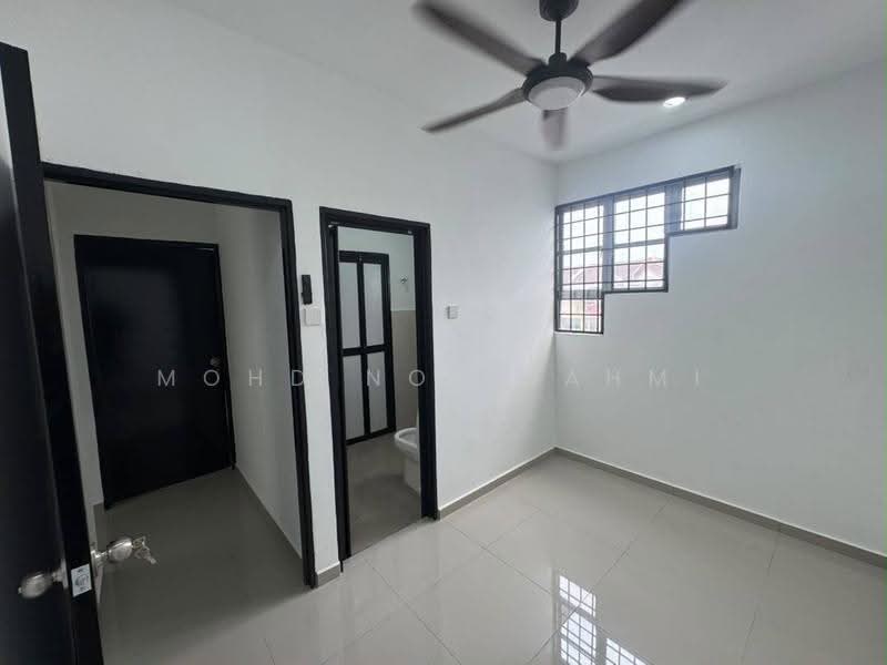 Rumah Teres 2-Tingkat untuk Dijual di Subang Jaya (Selangor) - Mohd Nor Fahmi - Bedroom - PropertyGuru.com.my