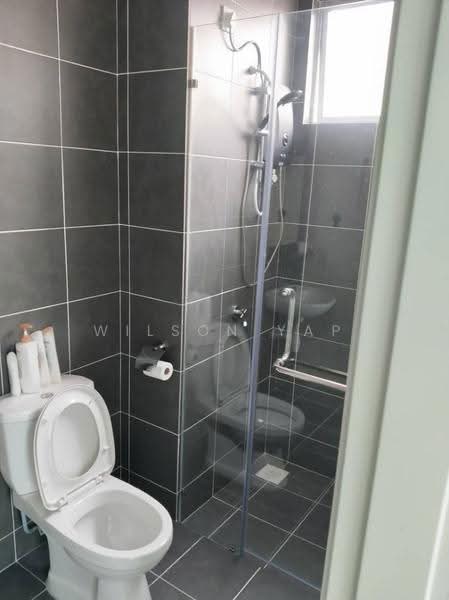 Kediaman Servis untuk Disewa di The Zizz @ Damansara North - Wilson Yap - Bathroom - PropertyGuru.com.my