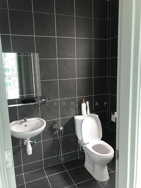 Kediaman Servis untuk Disewa di The Zizz @ Damansara North - Wilson Yap - Bathroom - PropertyGuru.com.my