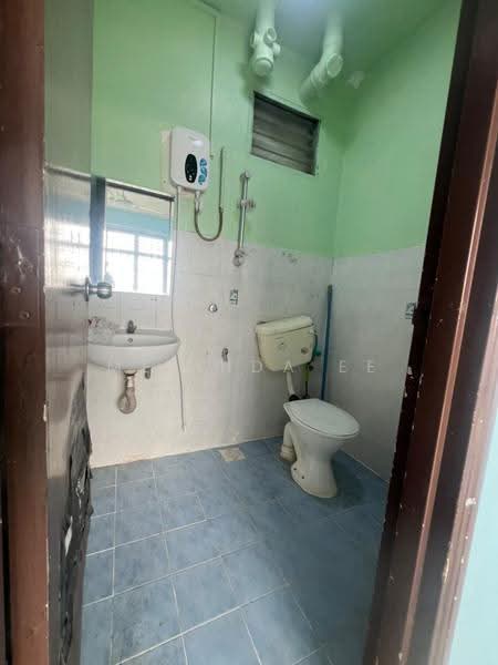 Pangsapuri untuk Dijual di Villa Krystal @ Bandar Selesa Jaya - Melinda Ee - Bathroom - PropertyGuru.com.my