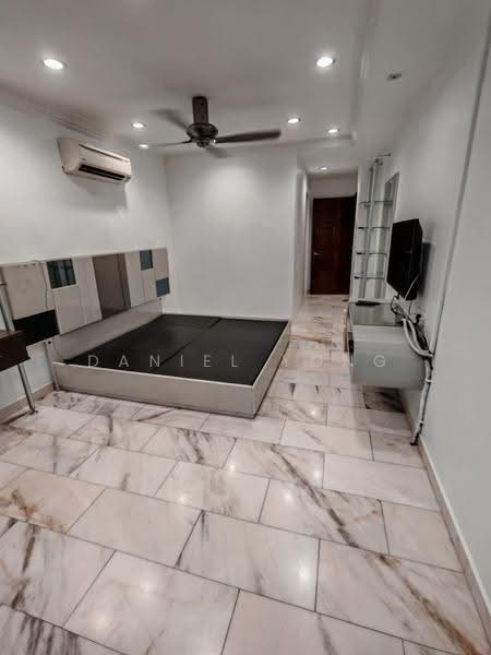 Rumah Teres 2-Tingkat untuk Dijual di Taman Johor Jaya (Johor Bahru) - Daniel Yong - Bedroom - PropertyGuru.com.my