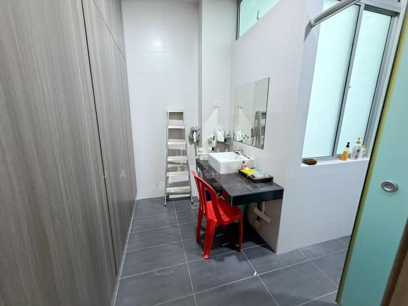 Rumah Teres 2-Tingkat untuk Dijual di Taman Mount Austin (Tebrau) - Japheth Koh - Bathroom - PropertyGuru.com.my
