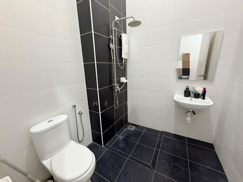 Rumah Teres 2-Tingkat untuk Dijual di Taman Mount Austin (Tebrau) - Japheth Koh - Bathroom - PropertyGuru.com.my