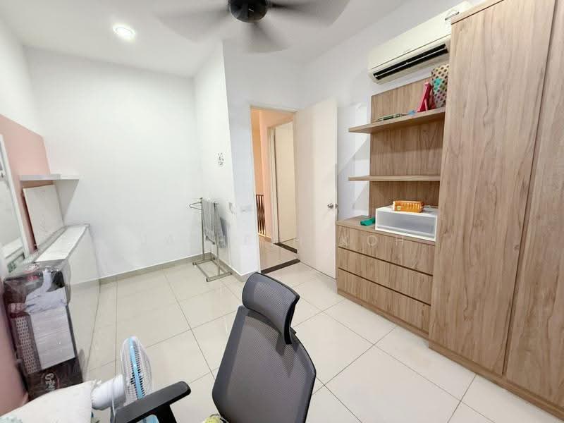 Rumah Teres 2-Tingkat untuk Dijual di Taman Mount Austin (Tebrau) - Japheth Koh - Bedroom - PropertyGuru.com.my